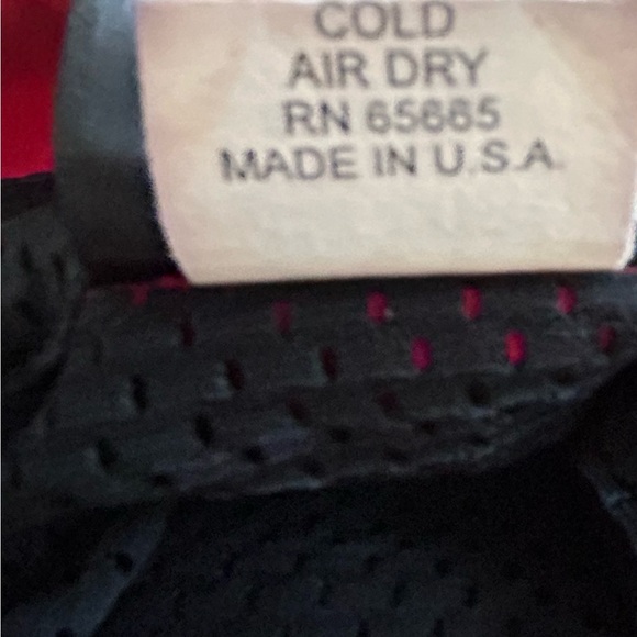 Staples like new red unlined drawstring jacket SZ L - Picture 6 of 6